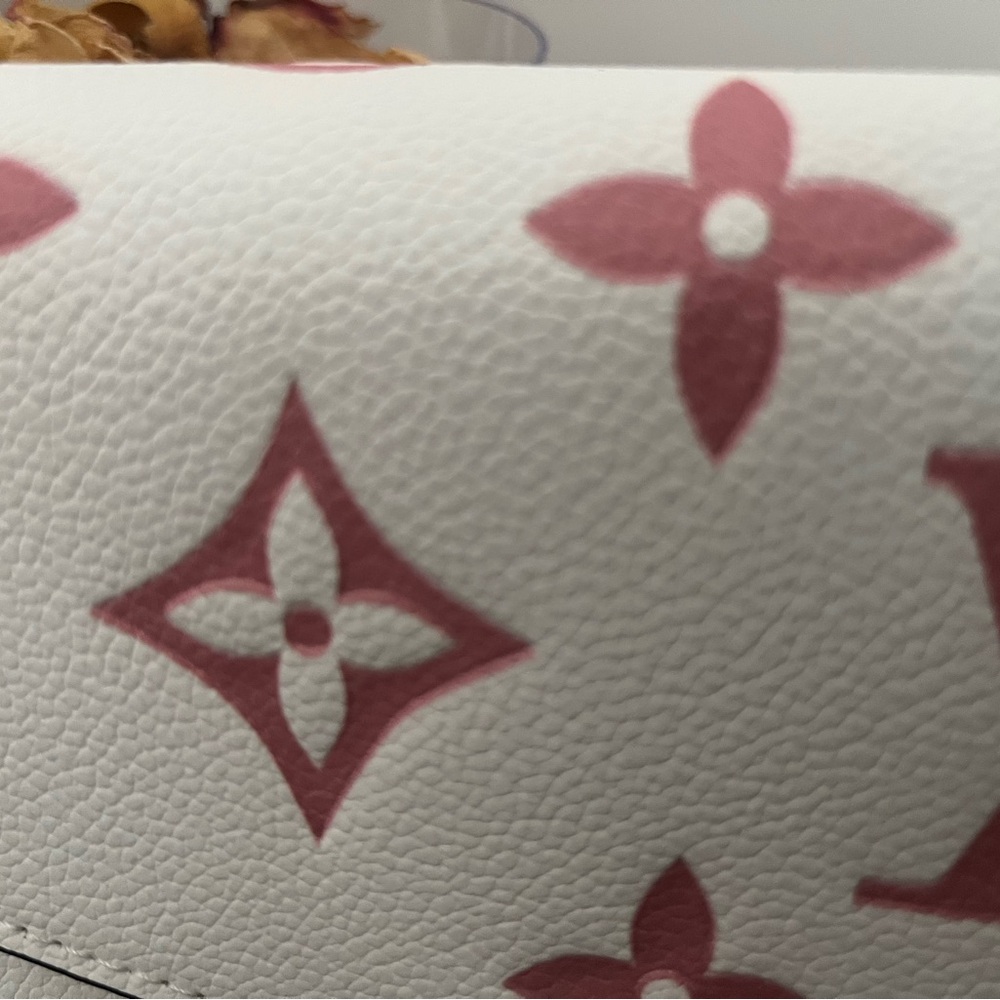 Louis Vuitton White and Pink Monogram Crossbody Bag - Picture 2 of 6
